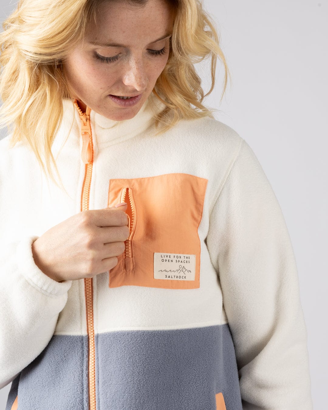 Denya Womens Zip Fleece in Cream